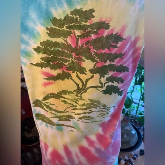 Unisex Tie-Dye Graphic T-Shirt - hand crafted - Picture 3 of 7